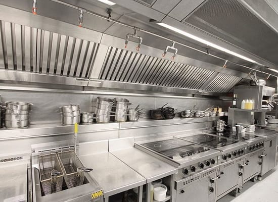 How Professional Commercial Kitchen Canopy Cleaning Services Keep Your London-Based Kitchen Safe and Clean